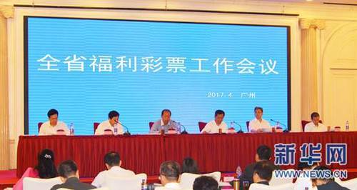 少妇羞红丰满奶水