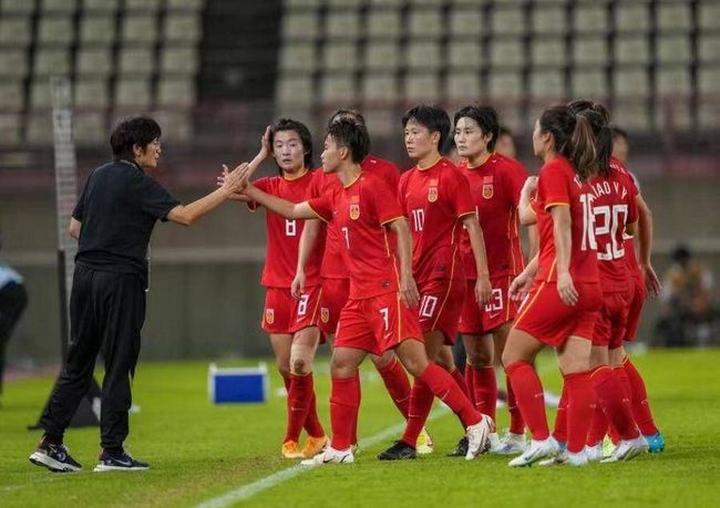 他扒开我的内裤强吻我下面视频